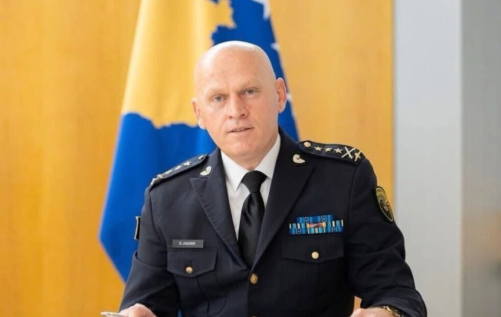 Dan sile: Jašar zahvaljuje vojsci što je služio domovini povodom obeležavanja Dana sile ko…