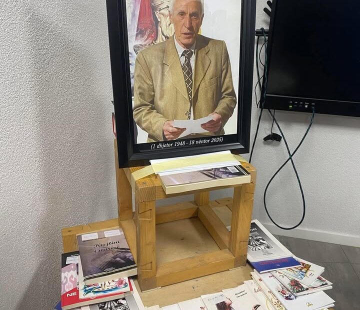 Hvala svima na utehi i dobrim reèima koje ste nam dali za gubitak…