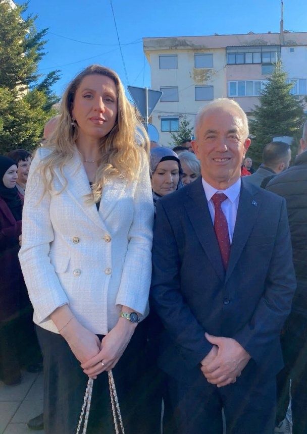 Bexhet Xhedeeni povlači se na svečanoj sednici Skupštine opštine Dragaš potvrđeno je povlačenje Bexheta Xhedeenija…