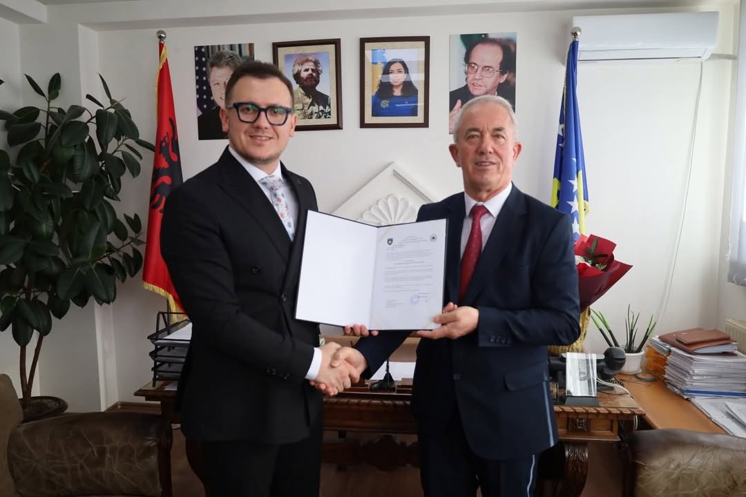 Šef opštine Dragaš, gospodin Bekšet Džeadini, imenovao je danas g. Vevetima Ramadanija zamenikom predsednika opštine Dragaš.