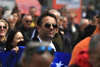 Ekspert za ekonomiju upozorava ekonomski kolaps ako LVV nastavi da upravlja poznatim ekspertom ekonomije, Šenolom…