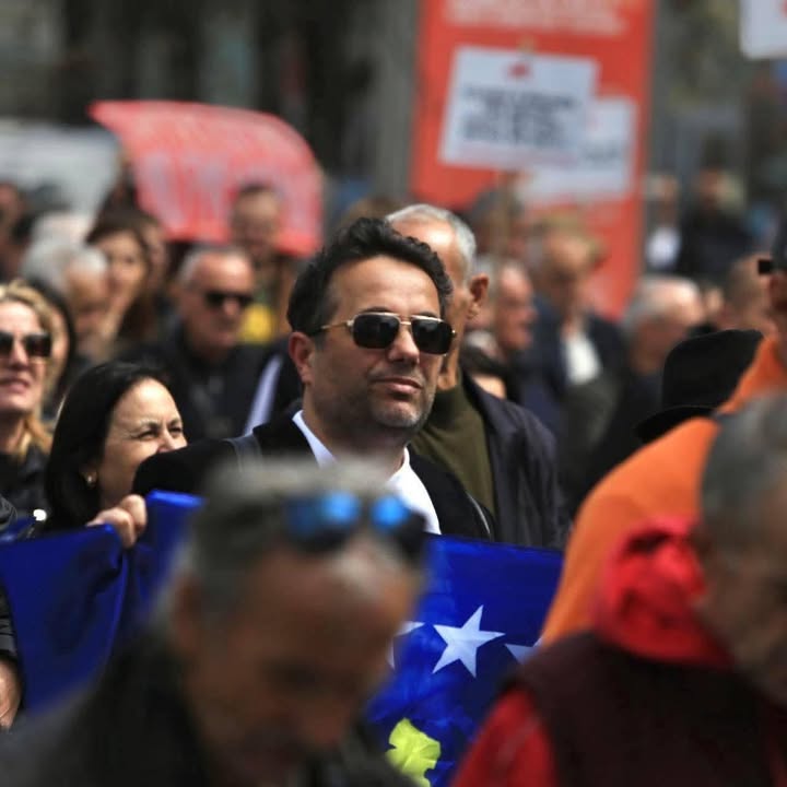 Ekspert za ekonomiju upozorava ekonomski kolaps ako LVV nastavi da upravlja poznatim ekspertom ekonomije, Šenolom…