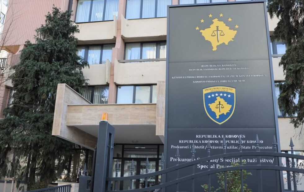 Optužnica za krijumčarenje sa migrantima Specijalnog tužilaštva Kosova podnela je optužnice protiv četiri lica po delu…