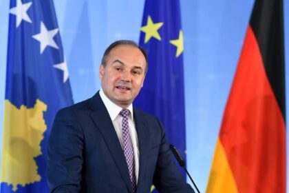 Hodžaj: Kurti izolovani Kosovo, Albanija i Crna Gora imaju datum EU za bivšeg kosovskog ministra inostranih poslova Envera Hodže…