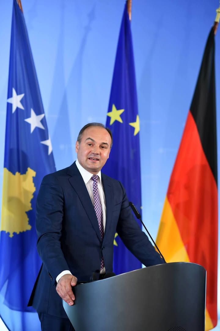 Hodžaj: Kurti izolovani Kosovo, Albanija i Crna Gora imaju datum EU za bivšeg kosovskog ministra inostranih poslova Envera Hodže…