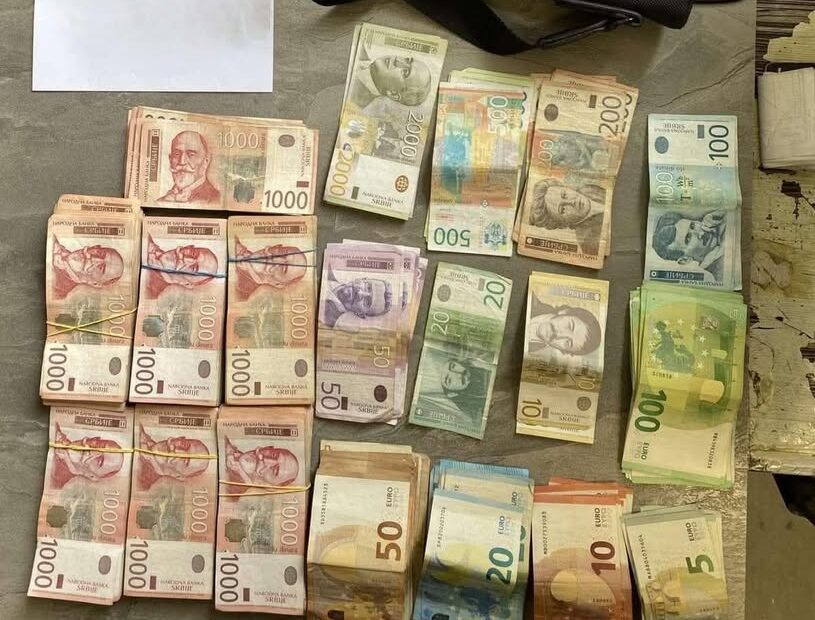 Monetarna sredstva otkrivena u raznim valutama na Jarinju na graničnom prelazu Jarinje, carinski zvaničnici imaju drugačije…