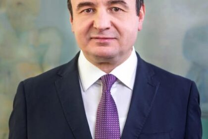 Kurti: Kosovo i Albanija moraju da imaju modernu vojsku sa premijerom NATO standarda, Albinom Kurtijem, …