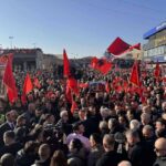 Dostavljačima se mora odati počast, a ne pokušati foto-protest bivšim liderima OVK u Skoplju