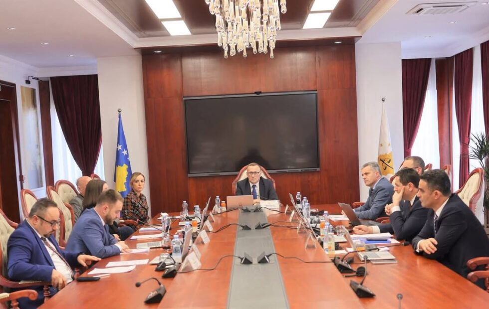 Na vanrednom sastanku Kosovskog tužilaštva (KPK), u okviru predsedavajućeg, održava se…