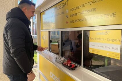 Nova kosovska pošta otvorena je u Dragašu u Dragašu danas nova kosovska pošta.