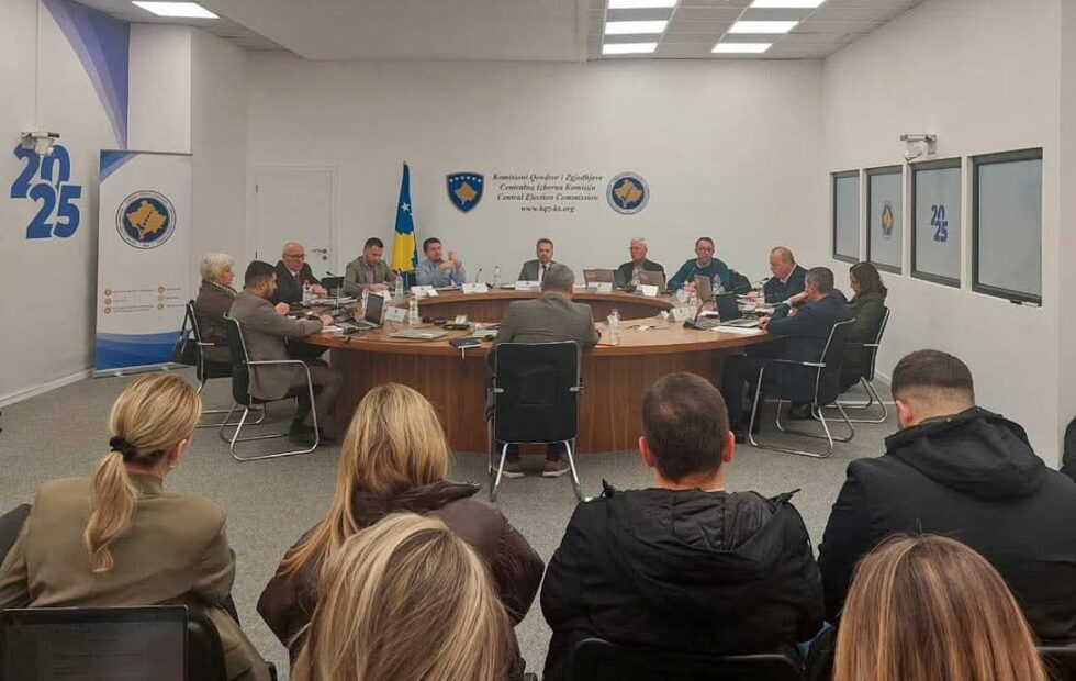 Centralna izborna komisija održala je ove godine 100. sastanak koji je predvodio lider Krešnik Radonići.