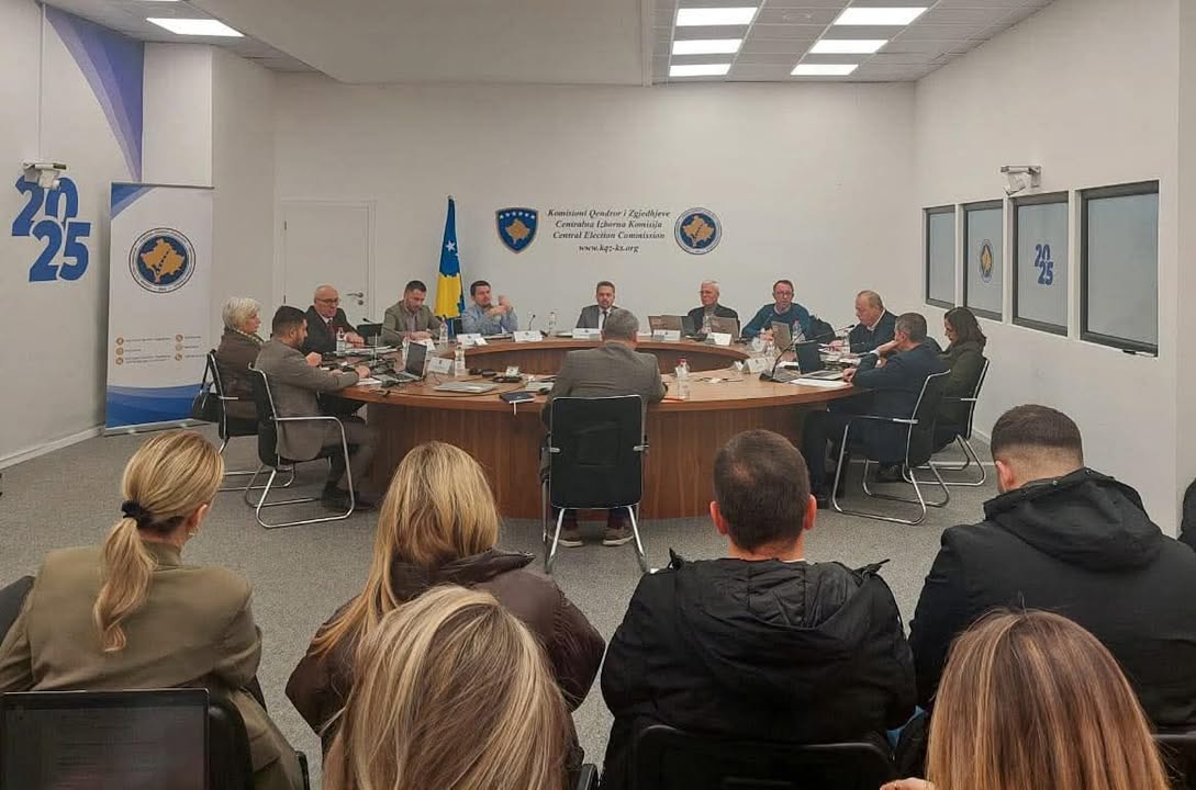 Centralna izborna komisija održala je ove godine 100. sastanak koji je predvodio lider Krešnik Radonići.