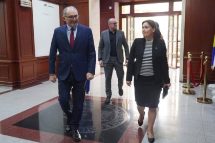 Šef Shacir Totay bio je domaćin najavljenog sastanka ambasadora Finske na Kosovu, Eevamara Laaksonena, c…