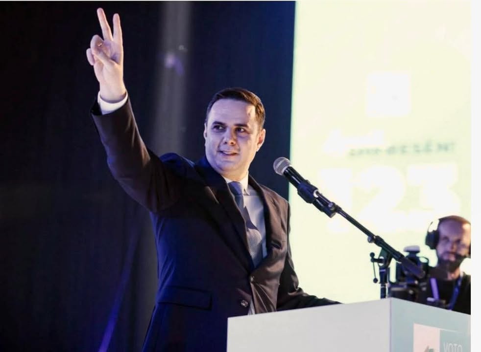 Abdiksiku: Plate nastavnika 1.000 evra mesečno, vojnici, policajci, vatrogasci 900 evra, predsedavajući DSK, jednom…