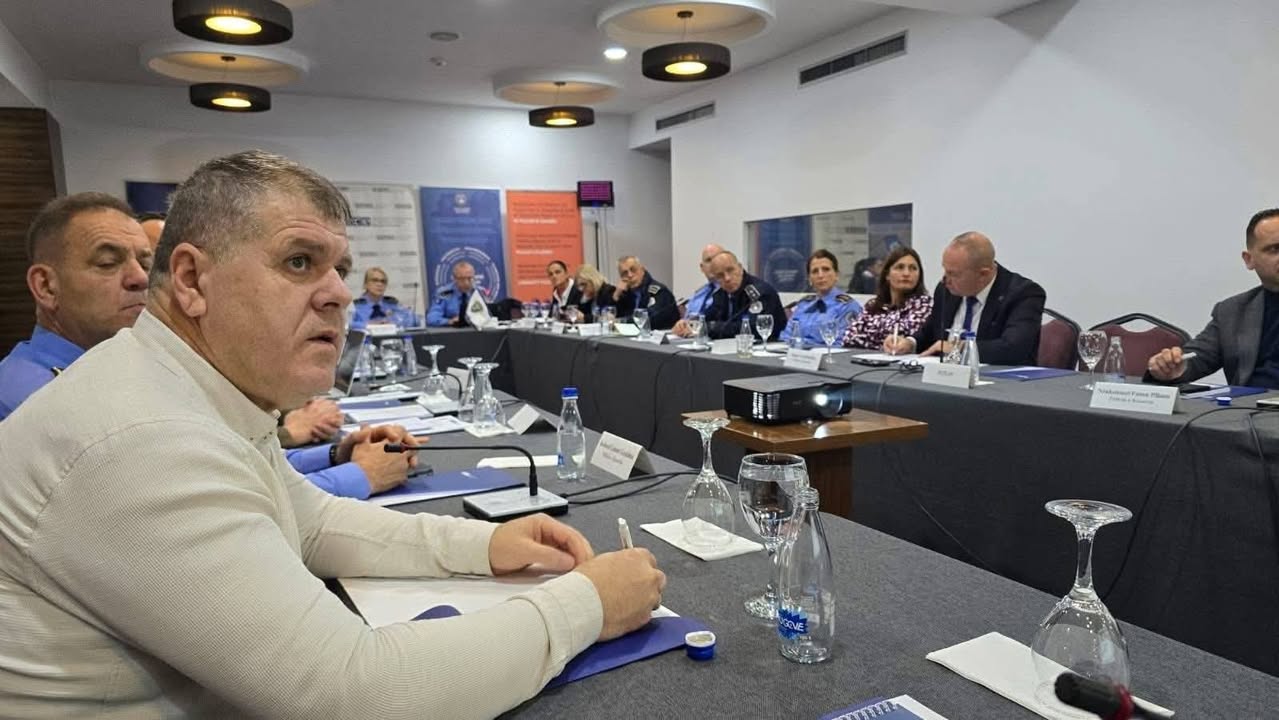 Danas, sa 18. decembra 2025. godine, Kosovska policija, uz podršku Misije OEBS-a na Kosovu, organizovala je izveštaj …