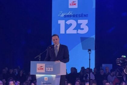 Abdiksiku: Sa nama u Vladi svako novorođeno dete dobijaće 200 evra mesečno.