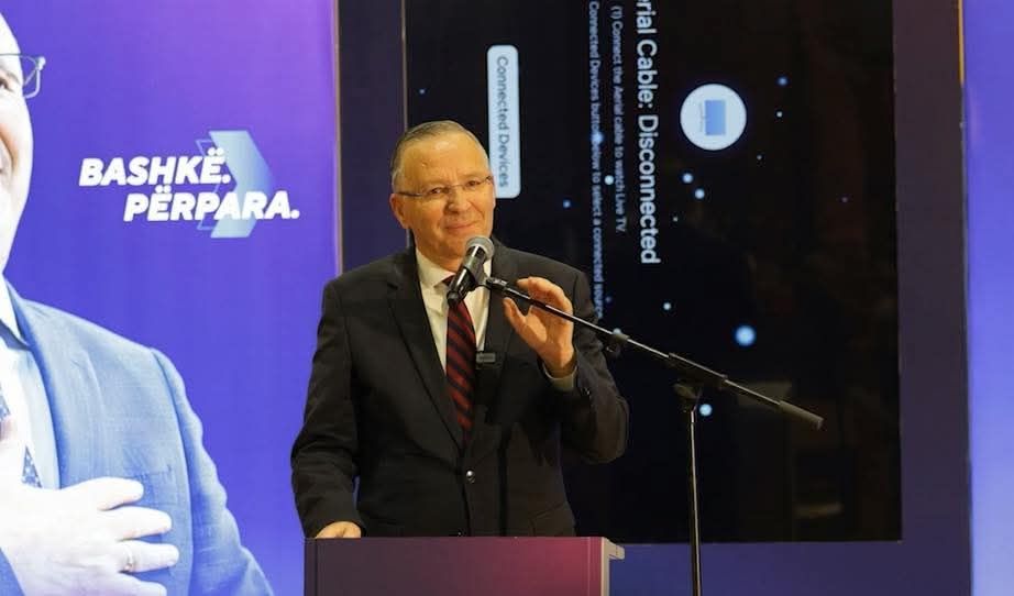 Hamza uzvrati Kurt: Plate rastu i porezi opadaju, uspeli smo, i opet ćemo postaviti vođu D partije…