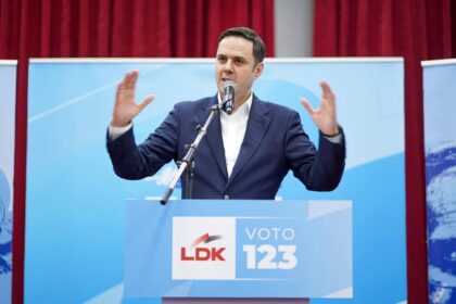 Lumir Abdidžiku u poseti Dragašu: Porodica u centru političke vizije DSK predsedava Demokratskom ligom …