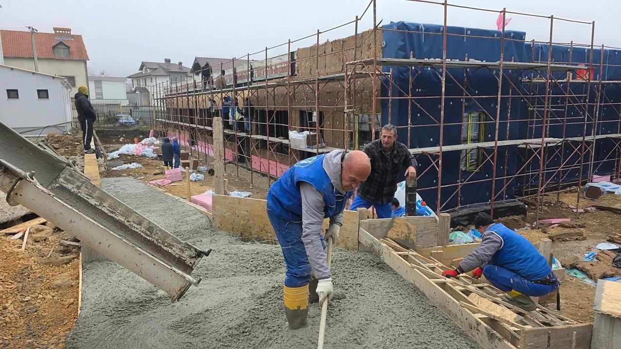 Poseta radu dečijeg gnezda u Bresani Gradonačelnik opštine Dragaš posetila je danas posao koji radim…