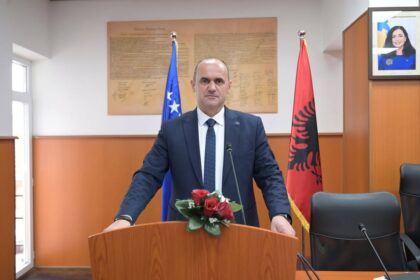 Dragaš, 22. decembra 2025: Skupština Grada Dragaša održala danas prvi redovni sastanak ovog zakona…