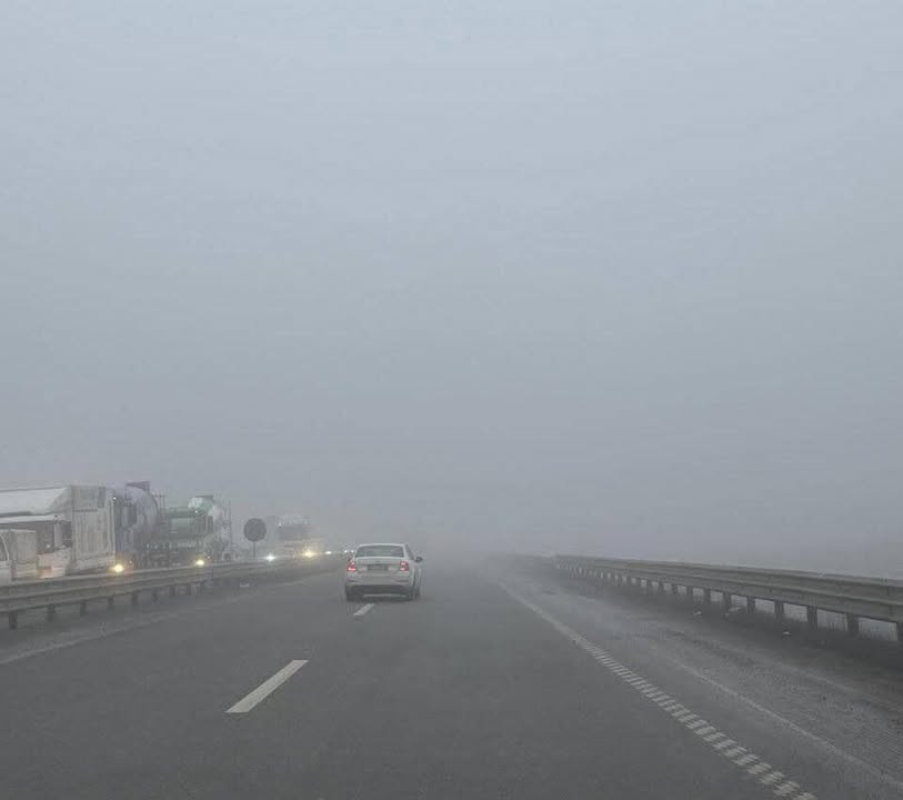 Cirkulacija magle i policijska žalba vozača da budu oprezni sa kosovskom policijom pozvali su na drugo mesto…