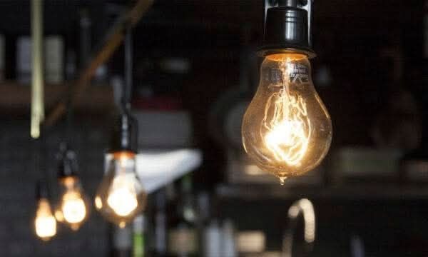 Privredna komora alarmira: Poslovi su oštećeni smanjenjem struje poslednjih dana Privredna i industrijska komora…