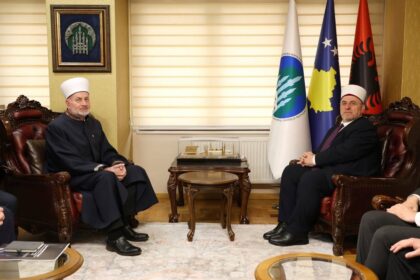 Predsednik Islamske zajednice Kosova, muftija Naim Eph.
