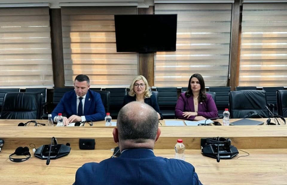 KDR počinje da intervjuiše kandidate za mesto predsednika Ustavnog suda u Prištini Pravosudno veće …