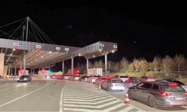 Ažuriranje podataka: To su trenutna očekivanja na graničnim tačkama Kosova, ministarstvo unutrašnjih poslova mora da…