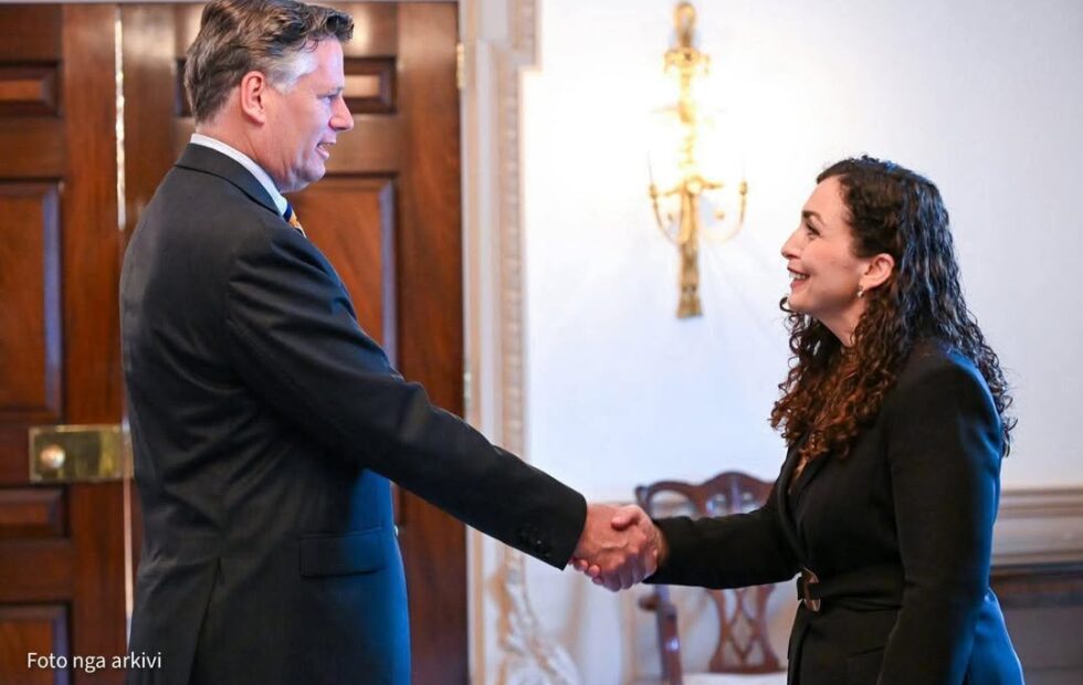 Predsednik Vjosa Osmani sastao se sa zamenikom američkog državnog sekretara Kristoferom Landauom u Vašingtonu, D…