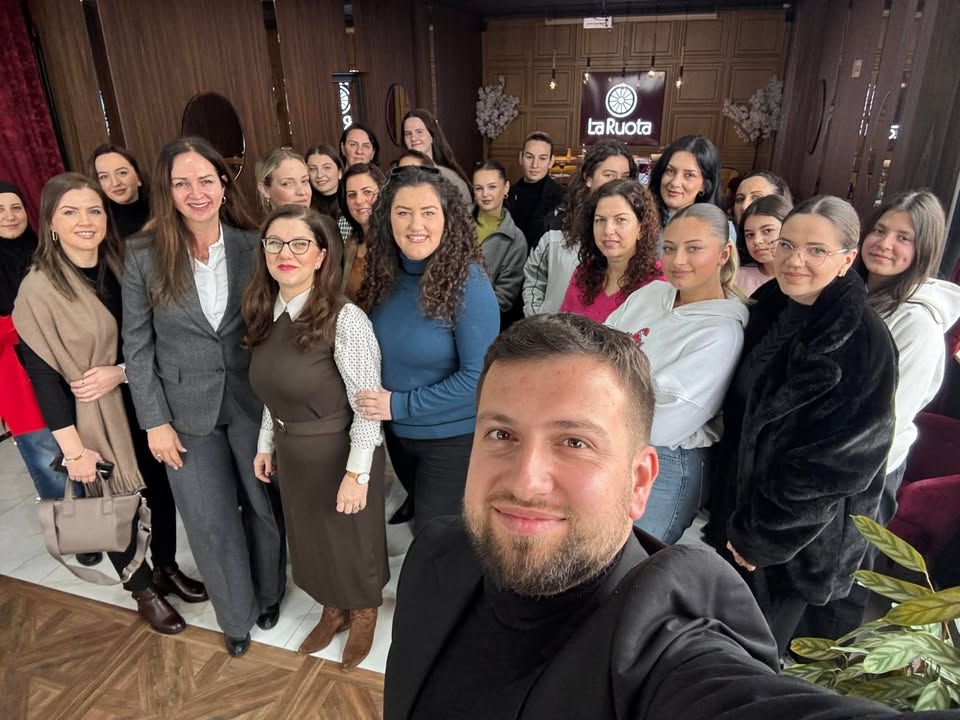 Mobilistièki sastanak LVV-a sa ženama i devojkama u Sharr regionu, kandidatkinja za poslanika iz VVIENDO pokreta…