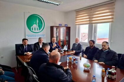 BIK-ovo predsedavanje posetilo je Savet Islamske zajednice u Dragašu Dragašu, 24. decembra 2025. godine BIK, poglavarstvo Zajednice…