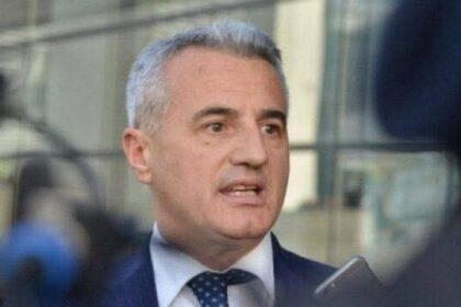 Koci: Imam informaciju da je kolega putnik uhapšen u Srbiji na osnovu toga što je imao simbol OVK u automobilu A…