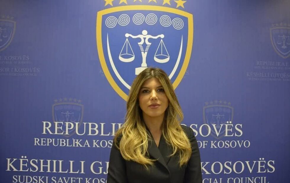 Sudija Diora Bajrami imenovana je za zamenika predsednika Ustavnog suda u Prizrenu, Kosovskog pravosudnog saveta (CGK), u V…