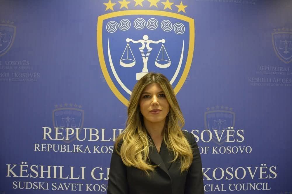 Sudija Diora Bajrami imenovana je za zamenika predsednika Ustavnog suda u Prizrenu, Kosovskog pravosudnog saveta (CGK), u V…