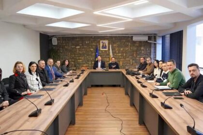 Prizrenski univerzitet je potpisao sporazume o malim istraživačkim donacijama u okruženju Prizre univerziteta…