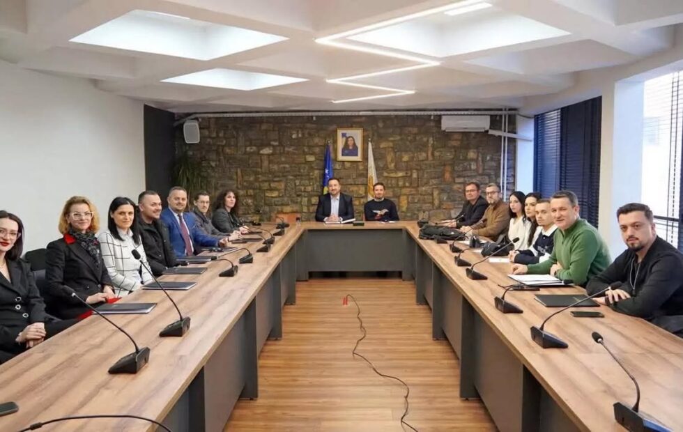 Prizrenski univerzitet je potpisao sporazume o malim istraživačkim donacijama u okruženju Prizre univerziteta…
