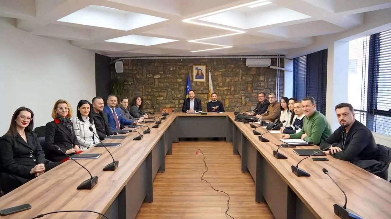 Prizrenski univerzitet je potpisao sporazume o malim istraživačkim donacijama u okruženju Prizre univerziteta…