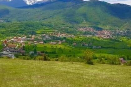 Pojas: O povećanju Hodža sa 3 na 5 evra raspravljalo se danas na sastanku …