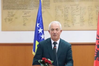 Gradonačelnik Dragaša čestita građanima za Novu godinu 2026. povodom promene vremena, gradonačelniku Komune…