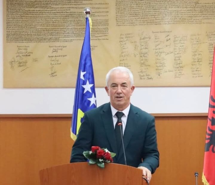 Gradonačelnik Dragaša čestita građanima za Novu godinu 2026. povodom promene vremena, gradonačelniku Komune…