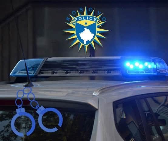 Prizren: U pratnji 75-godišnjeg policajca, navodno je pocepao glasački listić nakon što mu je dozvoljeno da pomogne svojoj ženi…