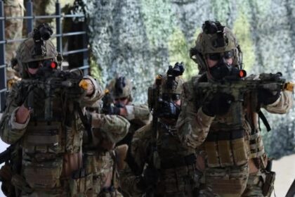 KSF 2025: Prema modernim i moćnim Kosovskim bezbednosnim snagama (KSF) završena je godina …