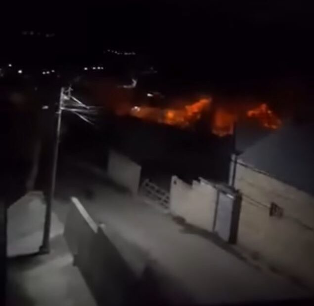 Žice za napajanje padaju na zemlju i pale se u blizini bolnice Dragaš desio se opasan incident danas u …