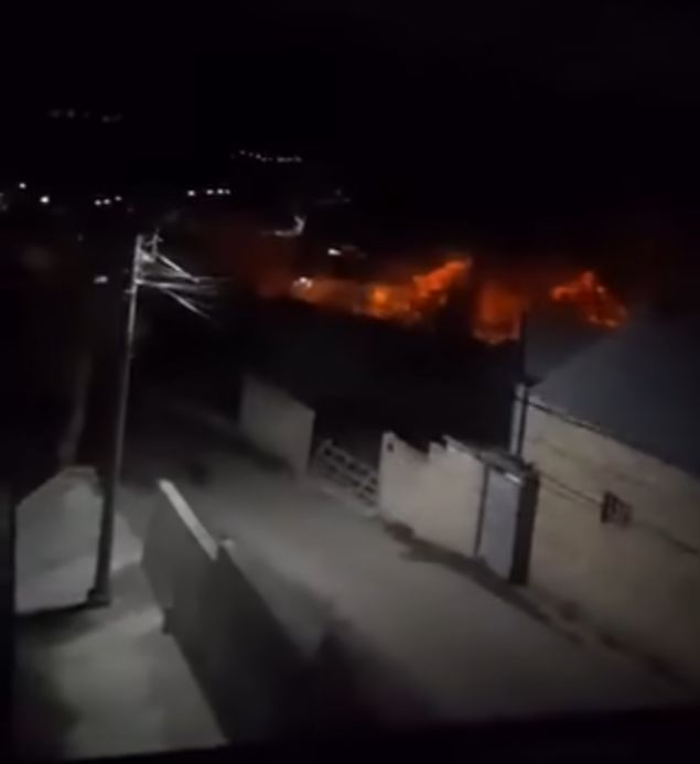 Žice za napajanje padaju na zemlju i pale se u blizini bolnice Dragaš desio se opasan incident danas u …