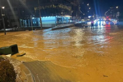 Velike poplave u Mališevi, gusti kišni oblaci koji su poplavili zemlju…