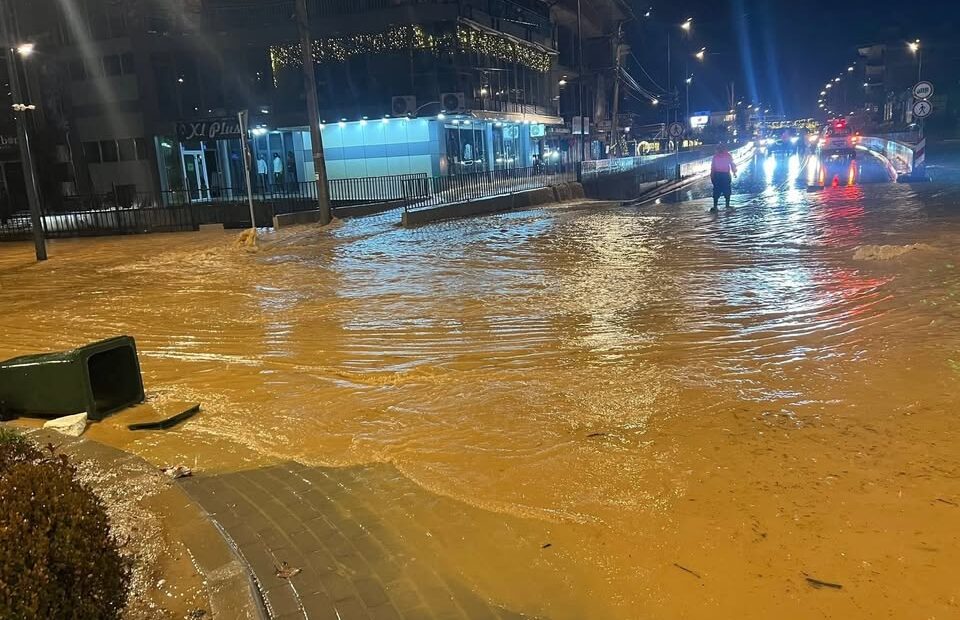 Velike poplave u Mališevi, gusti kišni oblaci koji su poplavili zemlju…