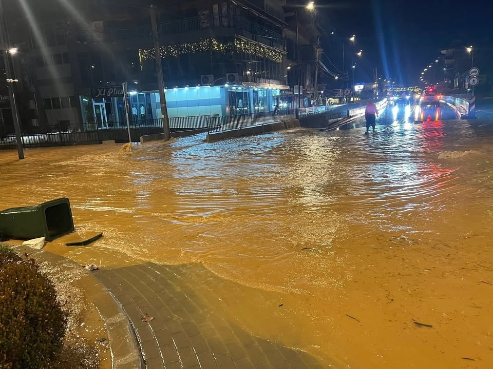 Velike poplave u Mališevi, gusti kišni oblaci koji su poplavili zemlju…