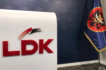 Florim Zeqa objavljuje kandidaturu pred Abdixhikom, optužujuæi voðstvo za hvatanje…