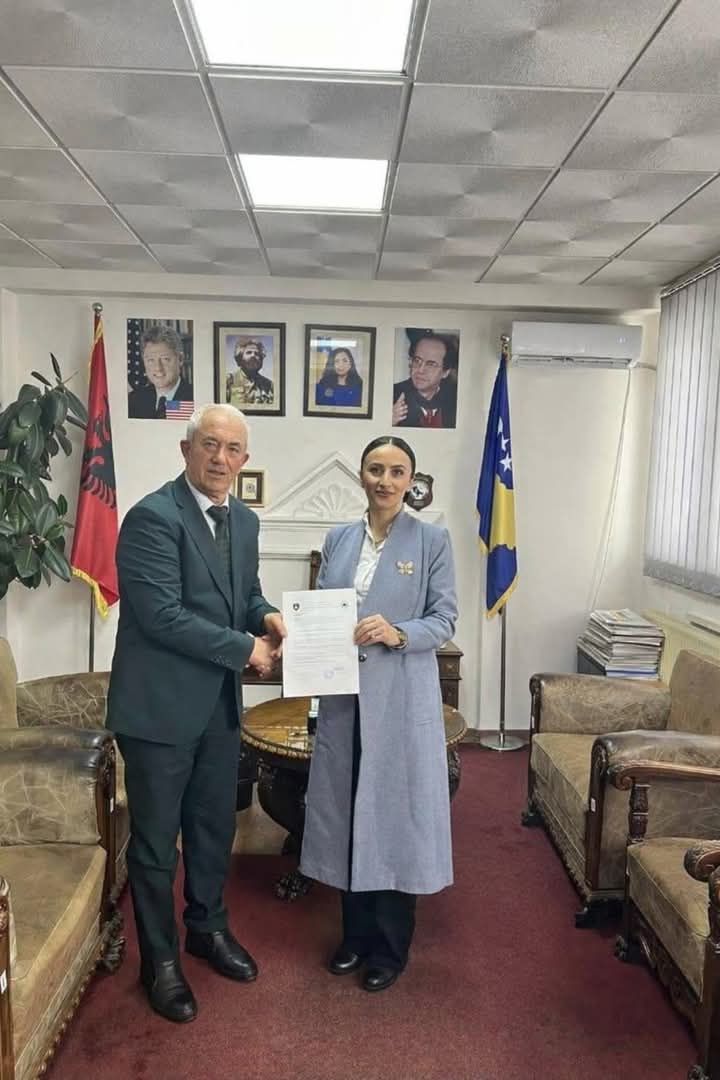 Teta Gaši imenovana je zvaničnom gradonačelnicom za odnose sa javnošću u Dragaš opštini Dragaš.